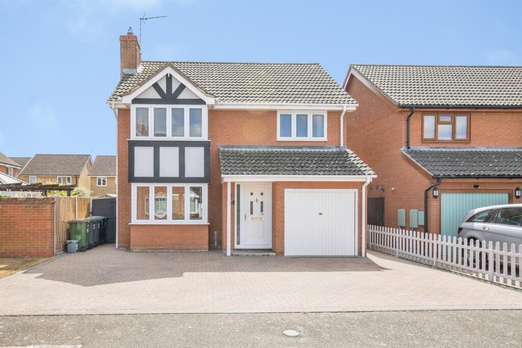 Main image of property: Reeve Gardens, Kesgrave, Ipswich