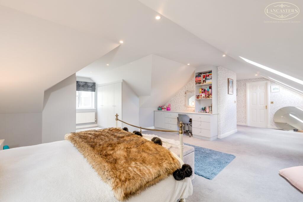 Regents Hill, Lostock, Bolton, BL6 photo 3