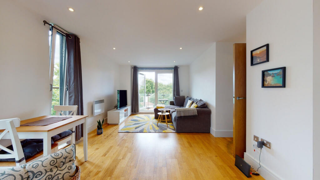 Main image of property: Grosvenor Court, 2 Wharf Lane, East London, E14