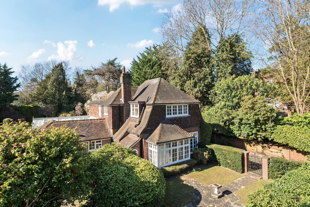 Main image of property: Knowl Hill, The Hockering, GU22