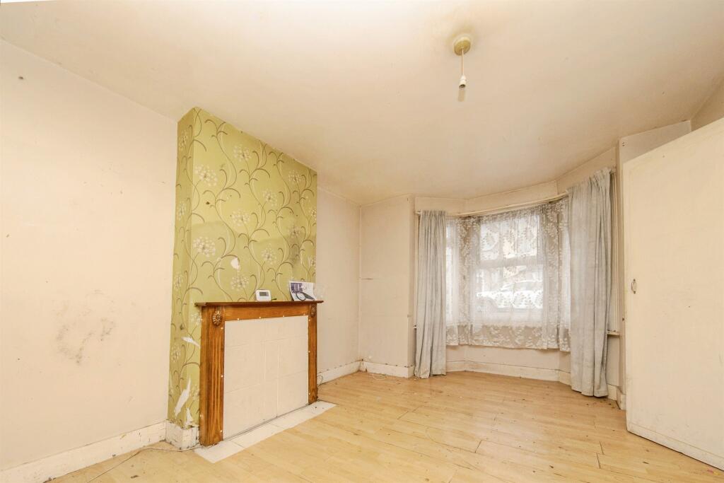 House in Parkeston, Ramsey and Parkeston - More