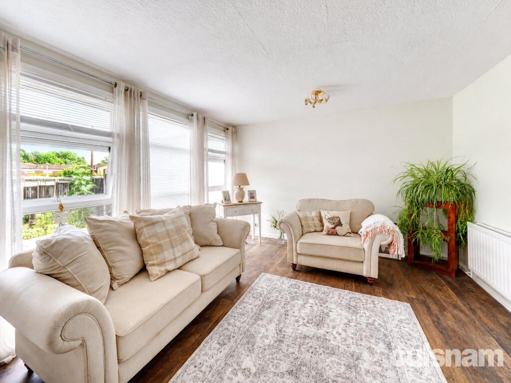 House in Worcester - View 5