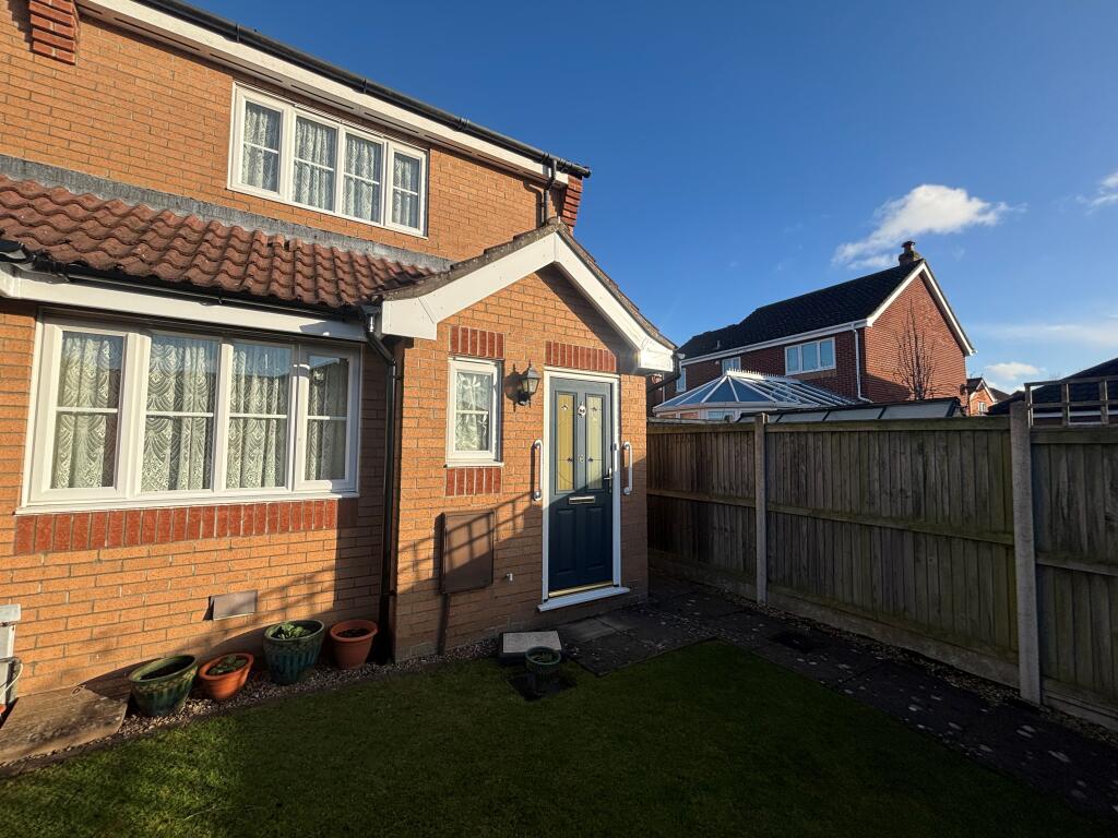 Main image of property: Starling Close, Aylsham, NORWICH