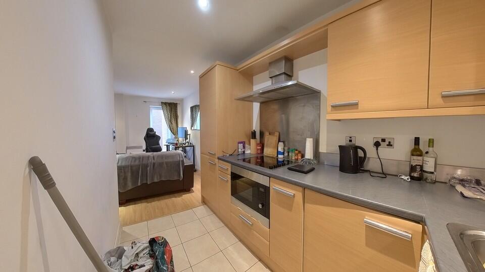 Apartment in Salford, Greater Manchester - View 5