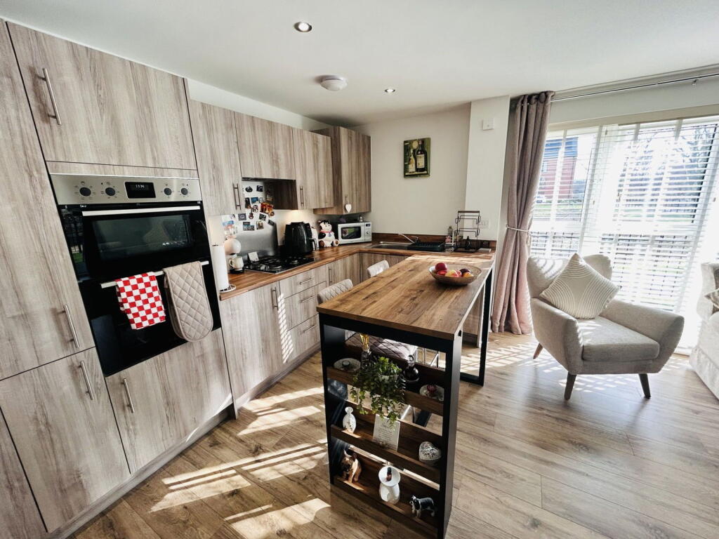 Platinum Apartments, Old Wharf Road, Amblecote, DY8 4FR photo 4