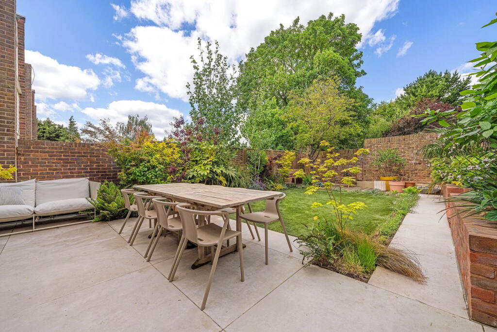 Arbor Close, Beckenham, BR3 photo 3
