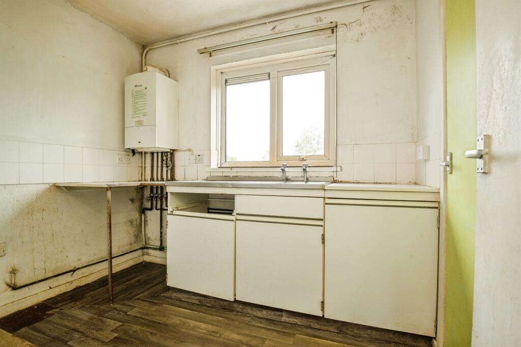 Apartment in Cardiff, Tremorfa - View 4