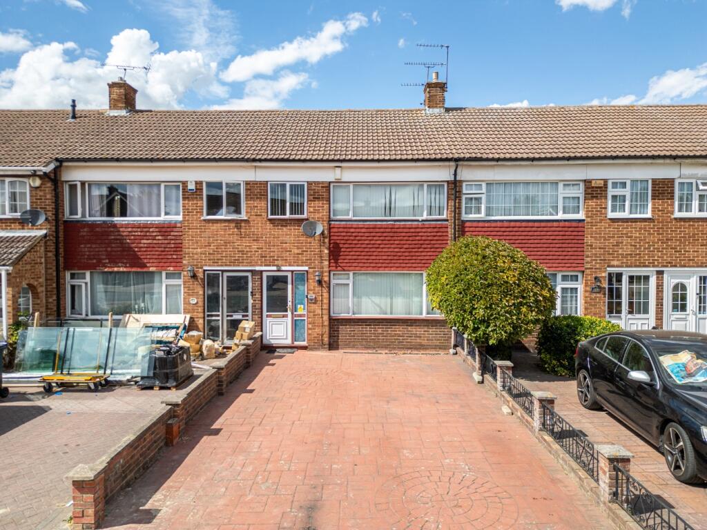 Main image of property: Beaumont Drive, Northfleet, Gravesend, Kent, DA11 9NR