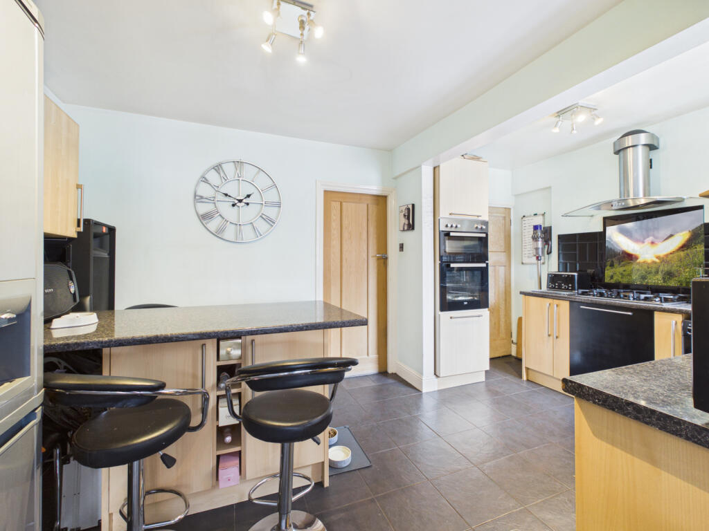 House in Woodley, Wokingham - View 5