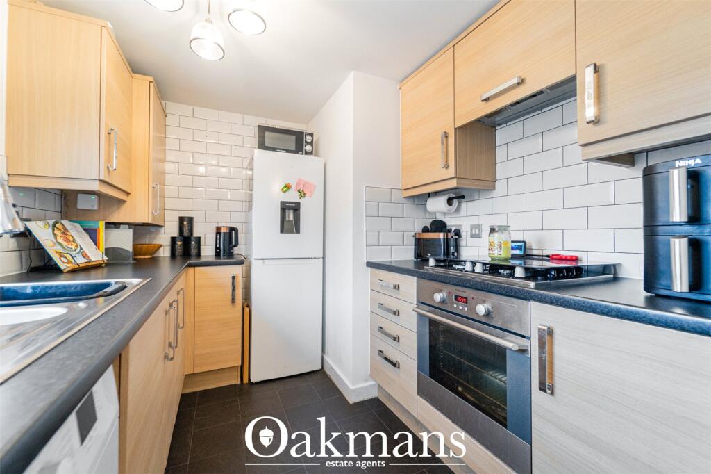 House in Birmingham, West Midlands - More
