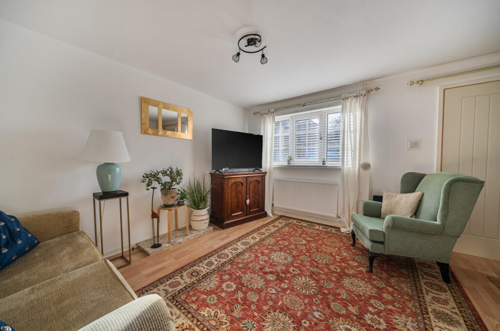 Lambourne Road, West End, Southampton, Hampshire, SO18 photo 2