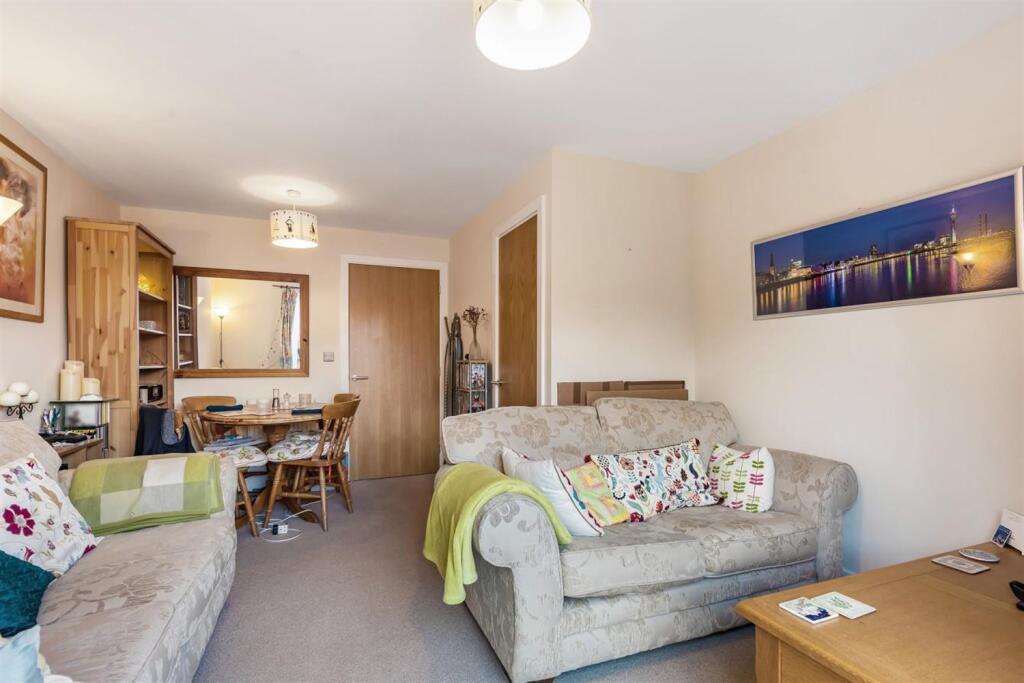 House in Portsmouth - View 3