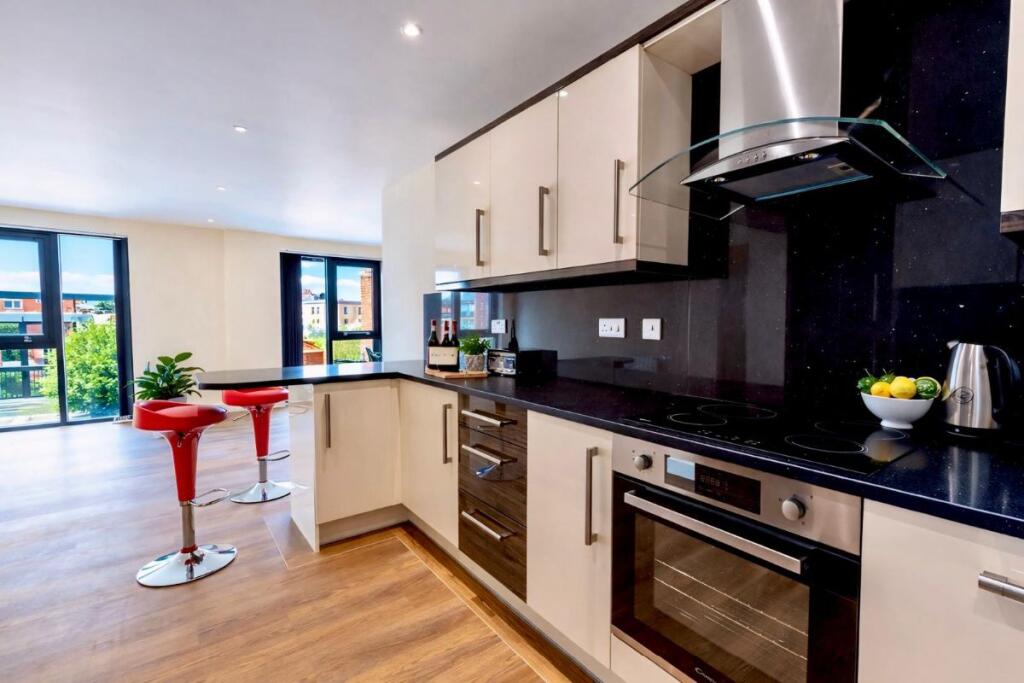 Apartment in Sheffield, South Yorkshire - View 3