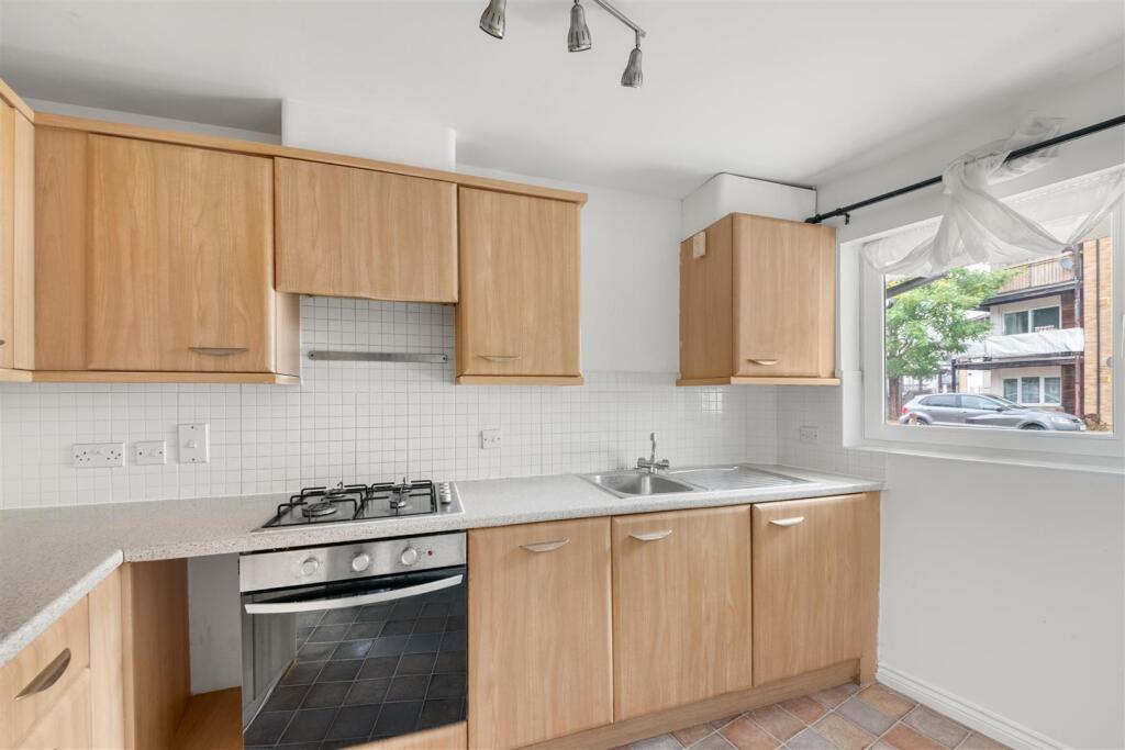 House in London, Hounslow West - View 4