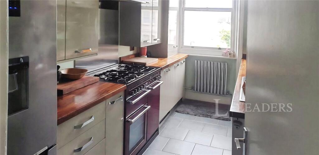 Apartment in Hove, Aldrington - View 4