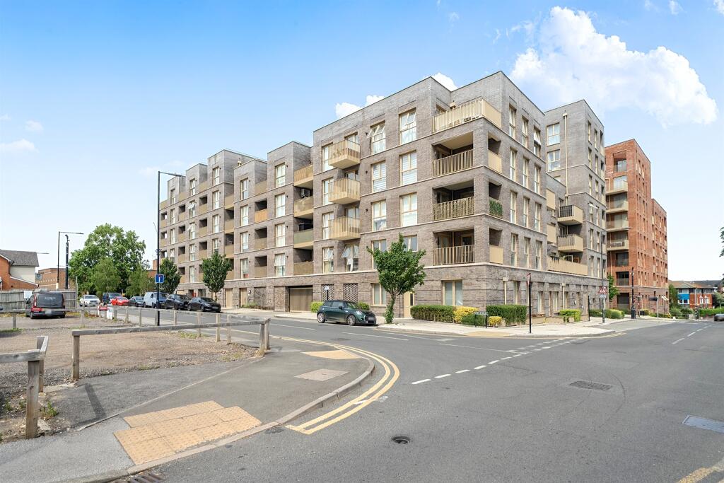 Main image of property: Park Street, Maidenhead