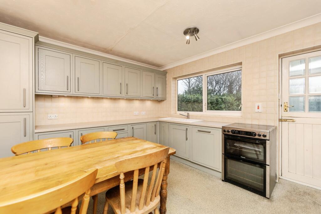 Hill Fold, South Elmsall, Pontefract, West Yorkshire, WF9 photo 4