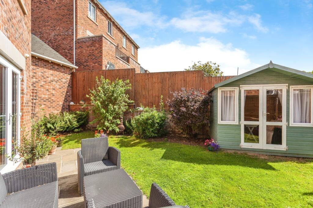 4-bed detached on Bloomingdale Court, Woolley Grange, Barnsley, West Yorkshire, S75, £300,000