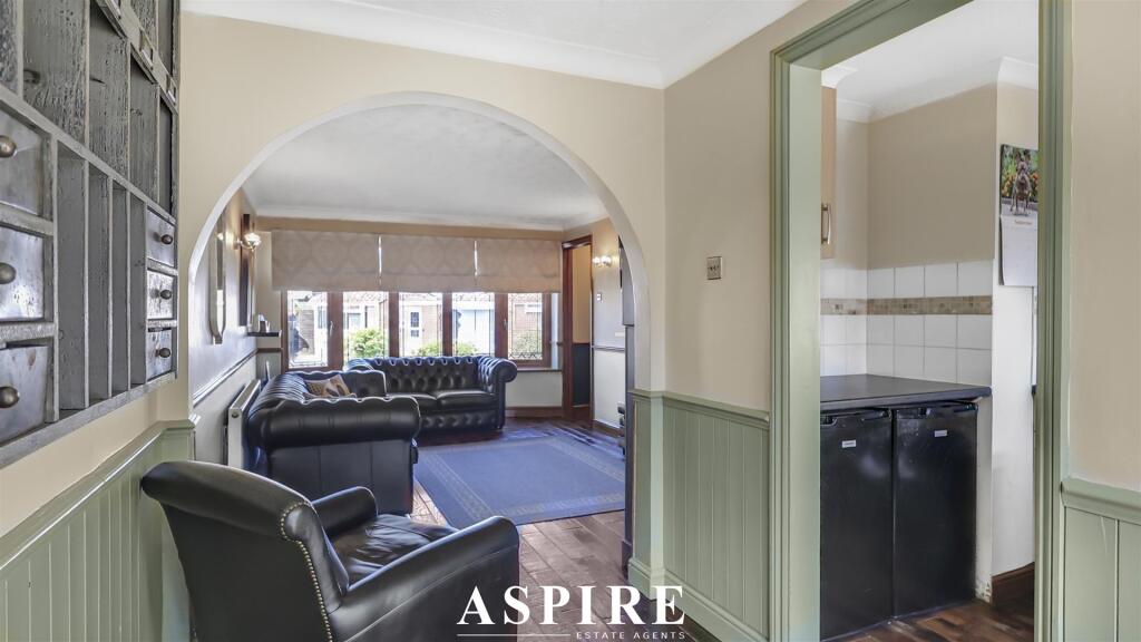 House in Castle Point, Canvey Island - More