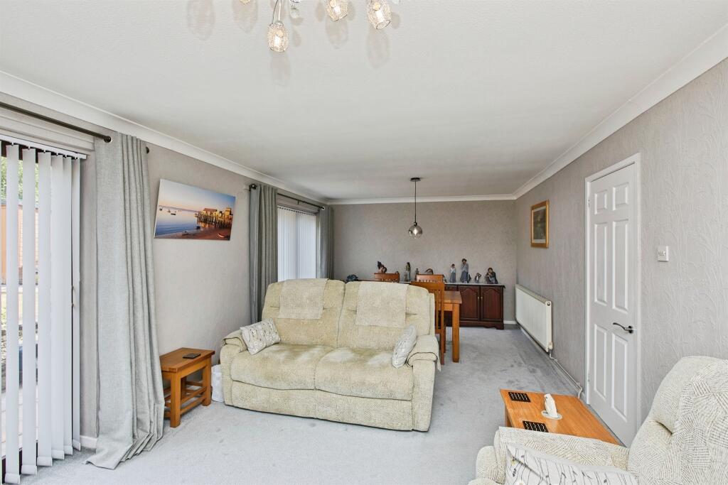 House in East Staffordshire, Stapenhill - More
