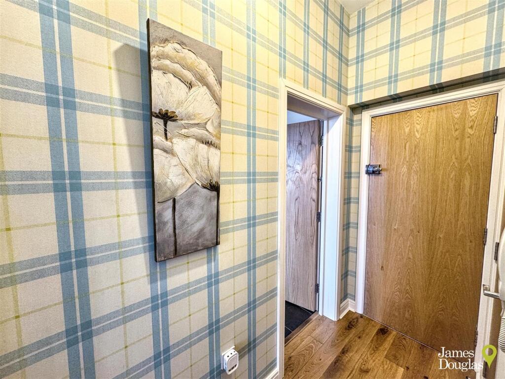 Apartment in Newport - View 5