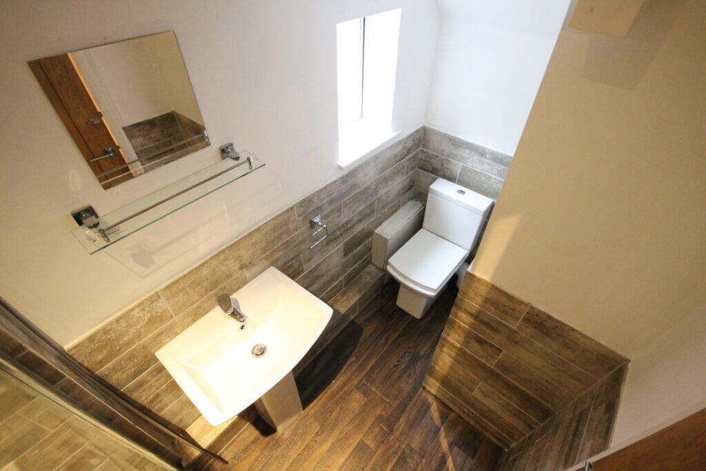 7 bedroom semi-detached house for rent
