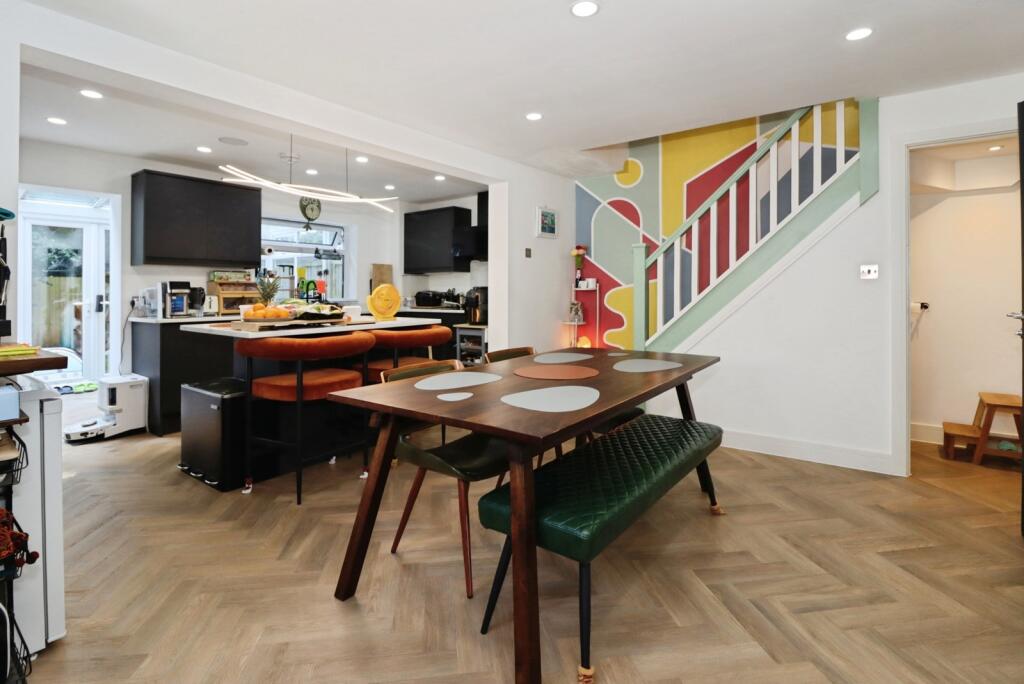 Edmund Close, Downend, Bristol, BS16 photo 4