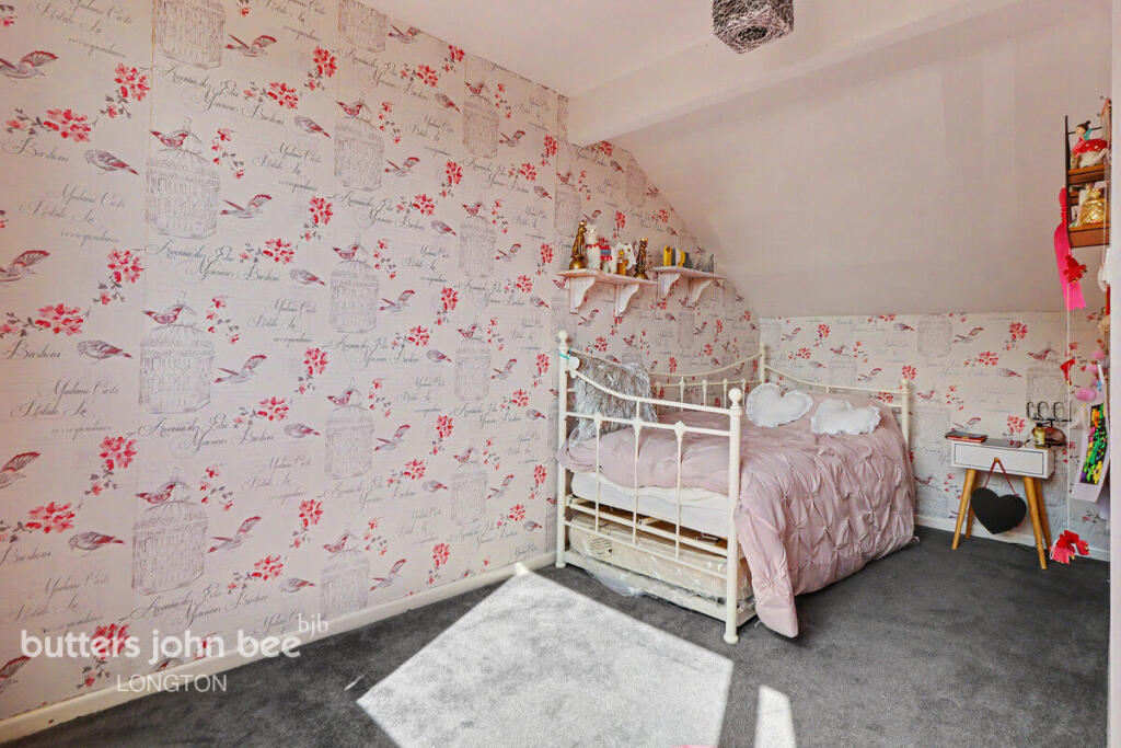 House in Stoke-on-Trent - More