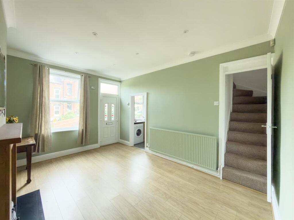 House in Leeds, Buslingthorpe, Woodhouse - View 4