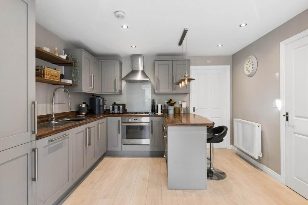 House in Luton, Pitstone - View 4