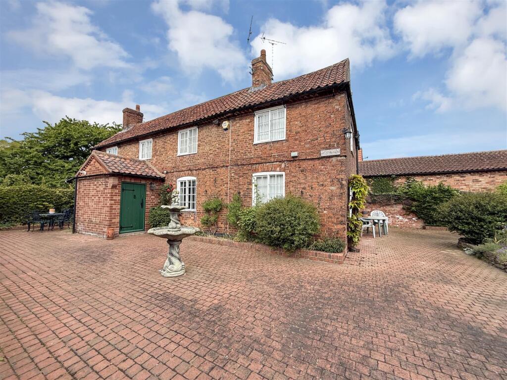 Main image of property: Chapel Lane, Farnsfield, Newark
