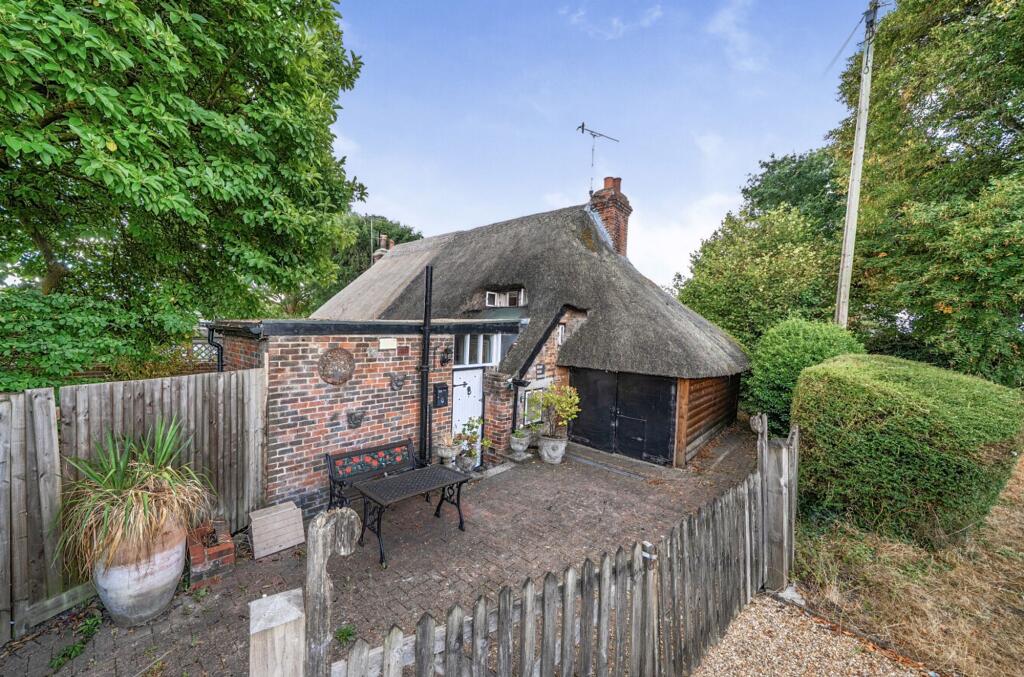 Main image of property: 63 Midhurst Road, Lavant, PO18
