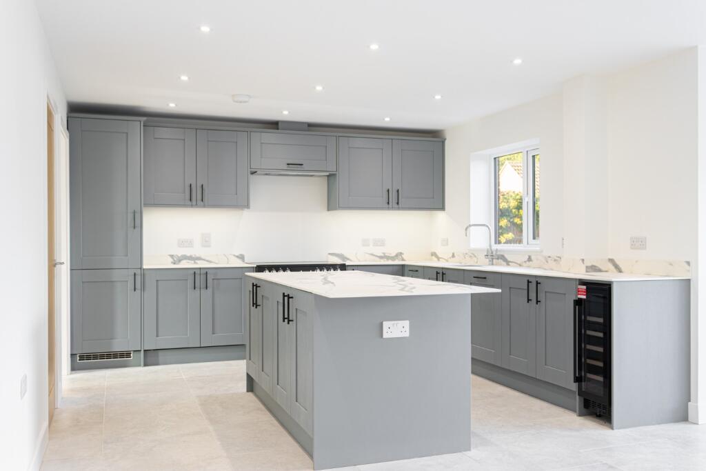 House in King's Lynn and West Norfolk, Roydon - More