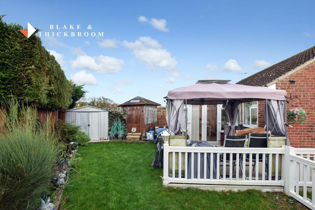 Chipstead Walk, Clacton-on-Sea, Essex, CO16 8FH photo 3