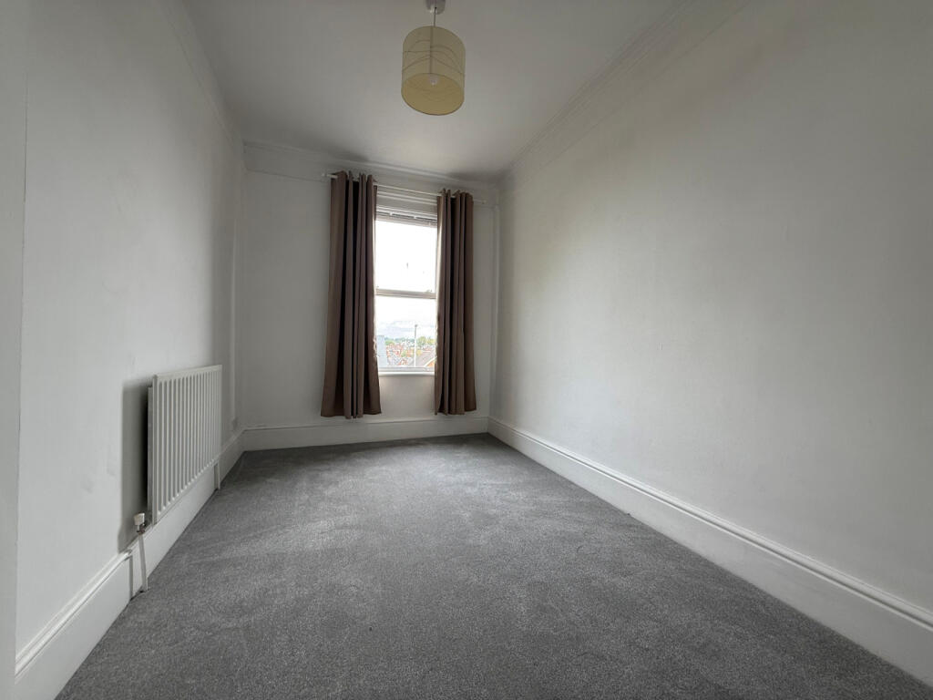 Apartment in Tunbridge Wells, Kent - View 5