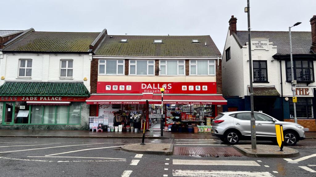 Main image of property: The Broadway, Wickford
