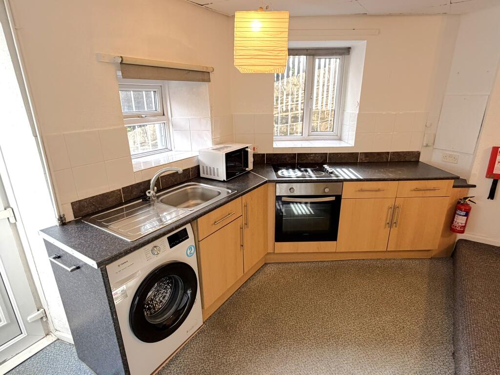 Apartment in Sheffield, Birkendale, Upperthorpe - View 4