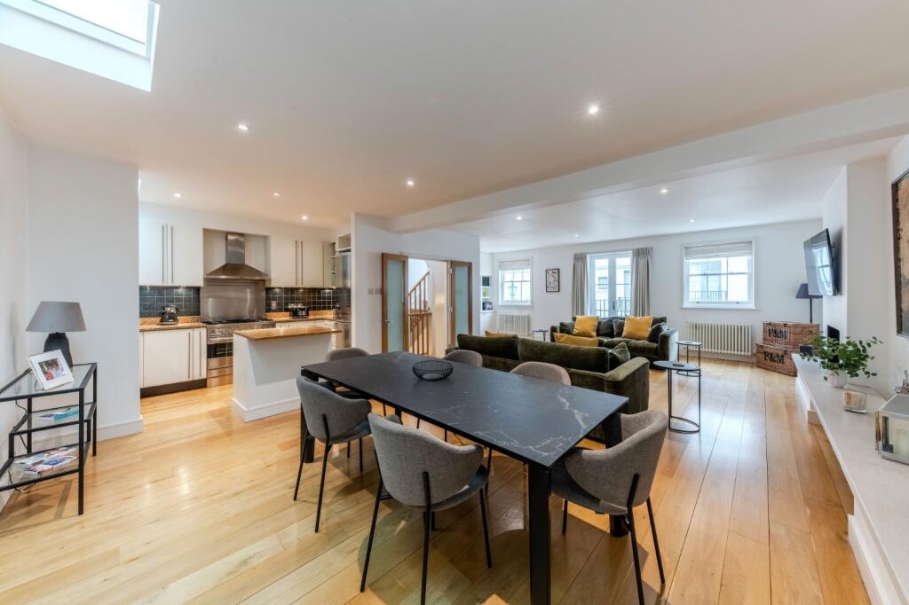 House in London, Paddington - View 2