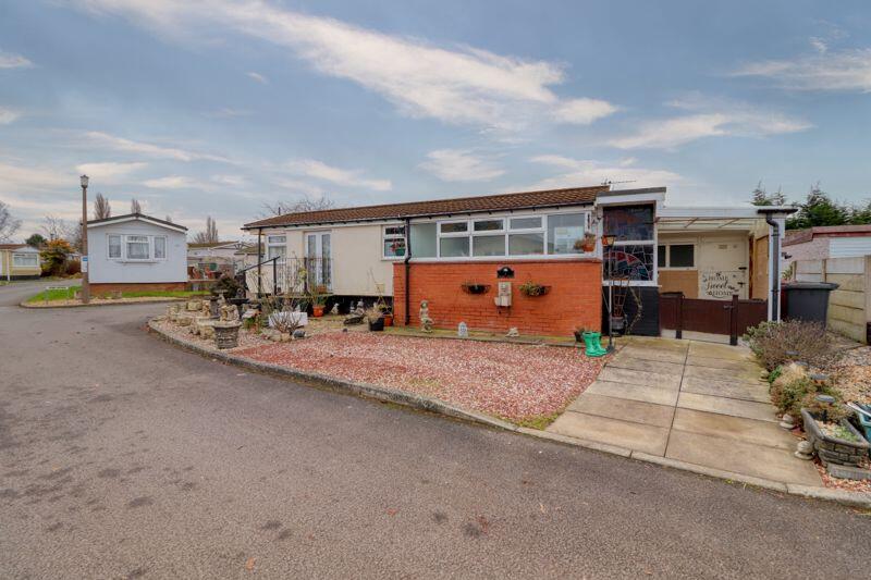 1-bed caravan on Cedar Avenue, Charnwood Park Estate , £59,995