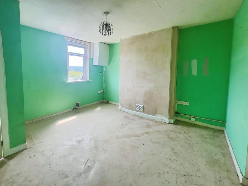 House in Pant-yr-Awel, Ogmore Valley - View 3