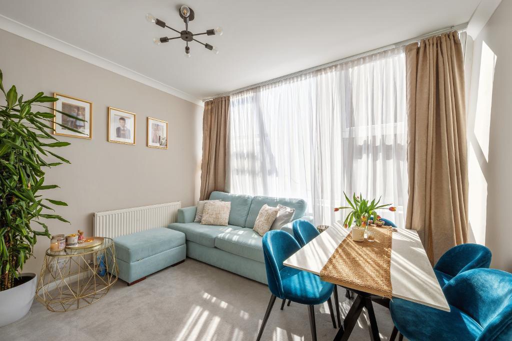 Main image of property: Kingston Road, Raynes Park, London, SW20 8DR