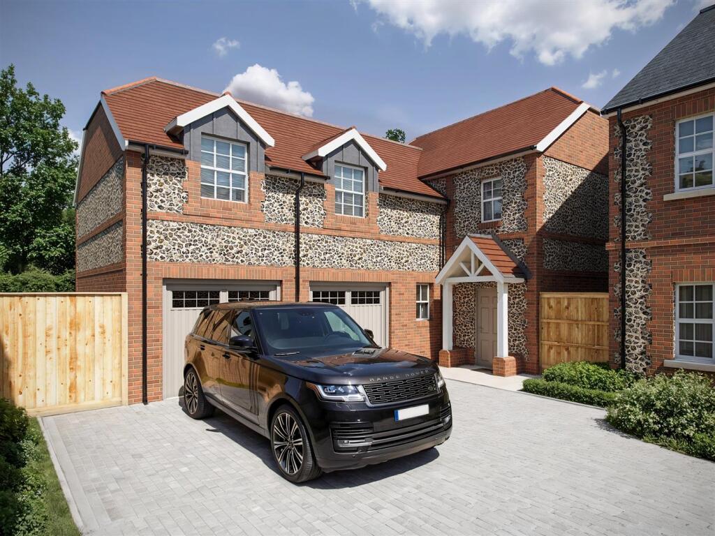 Main image of property: The Lakes, Swanmore