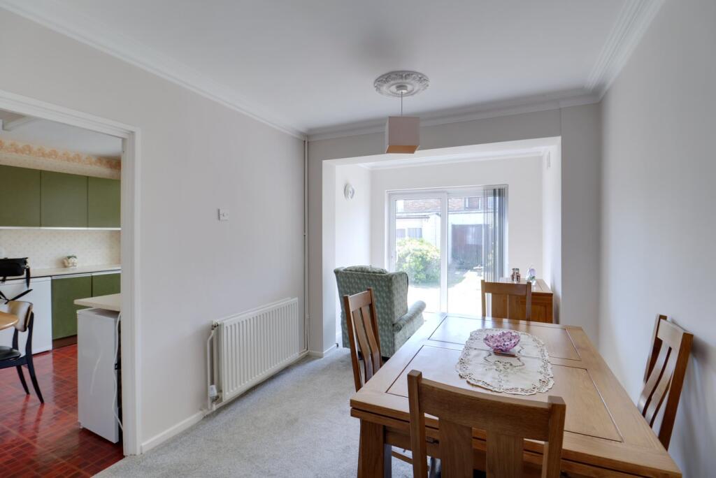 House in South Ockendon, Chafford Hundred - View 5
