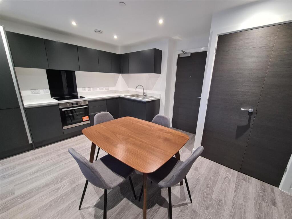 Apartment in Salford, Greater Manchester - View 4