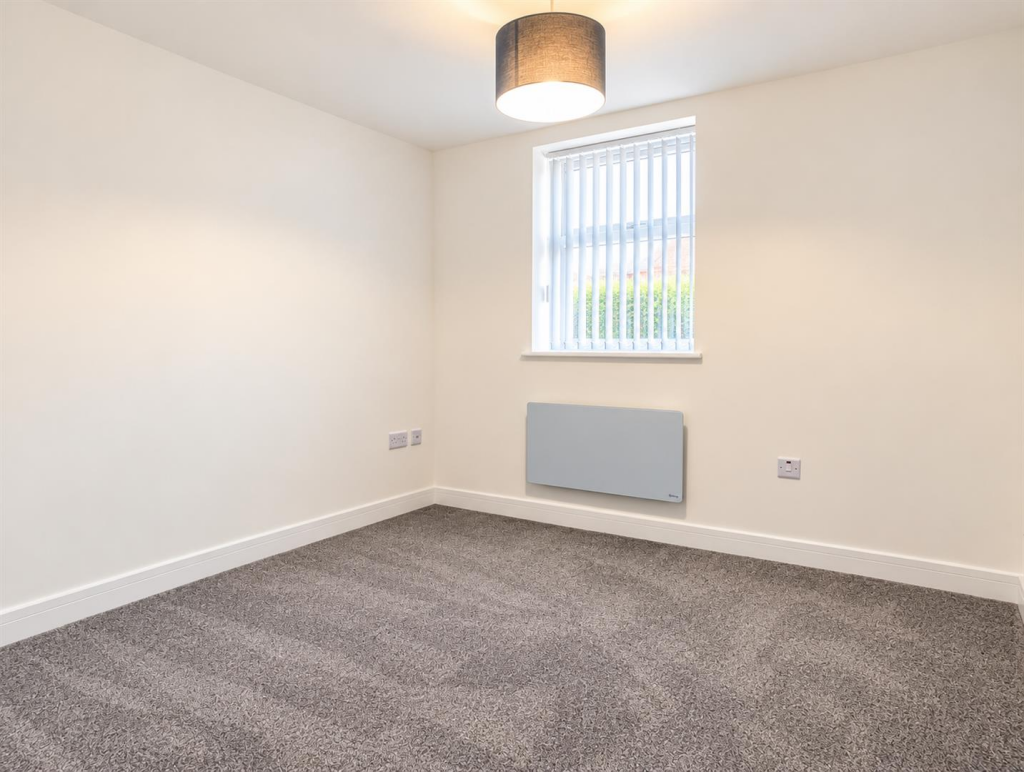 Apartment in Nottingham, Woodthorpe - View 5
