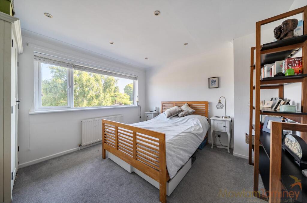 House in Dorchester, Dorset - More