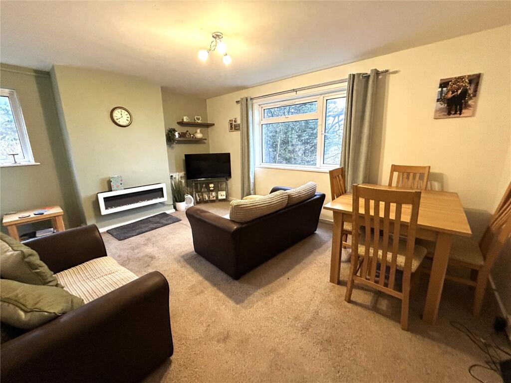 Apartment in Bristol - View 3