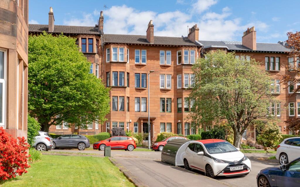 Main image of property: Edgehill Road, Flat 2/2, Broomhill, Glasgow, G11 7JD