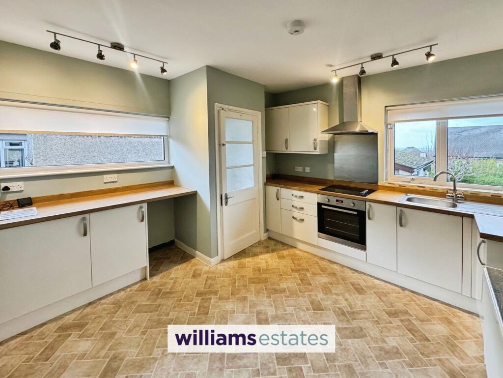 Chatsworth Close, Prestatyn, LL19 photo 2