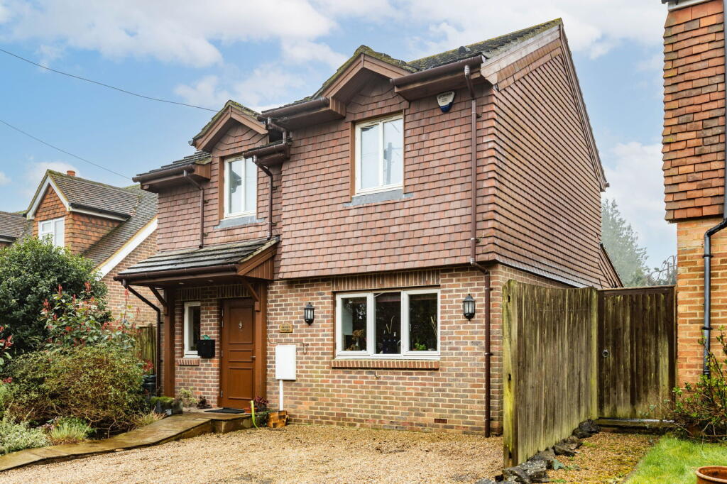 Main image of property: Maidstone Road, Matfield, Tonbridge, TN12 7LE